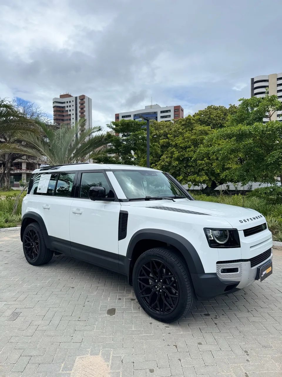 Land Rover Defender 110 2.0 Turbo SE SI4 AUT 2021