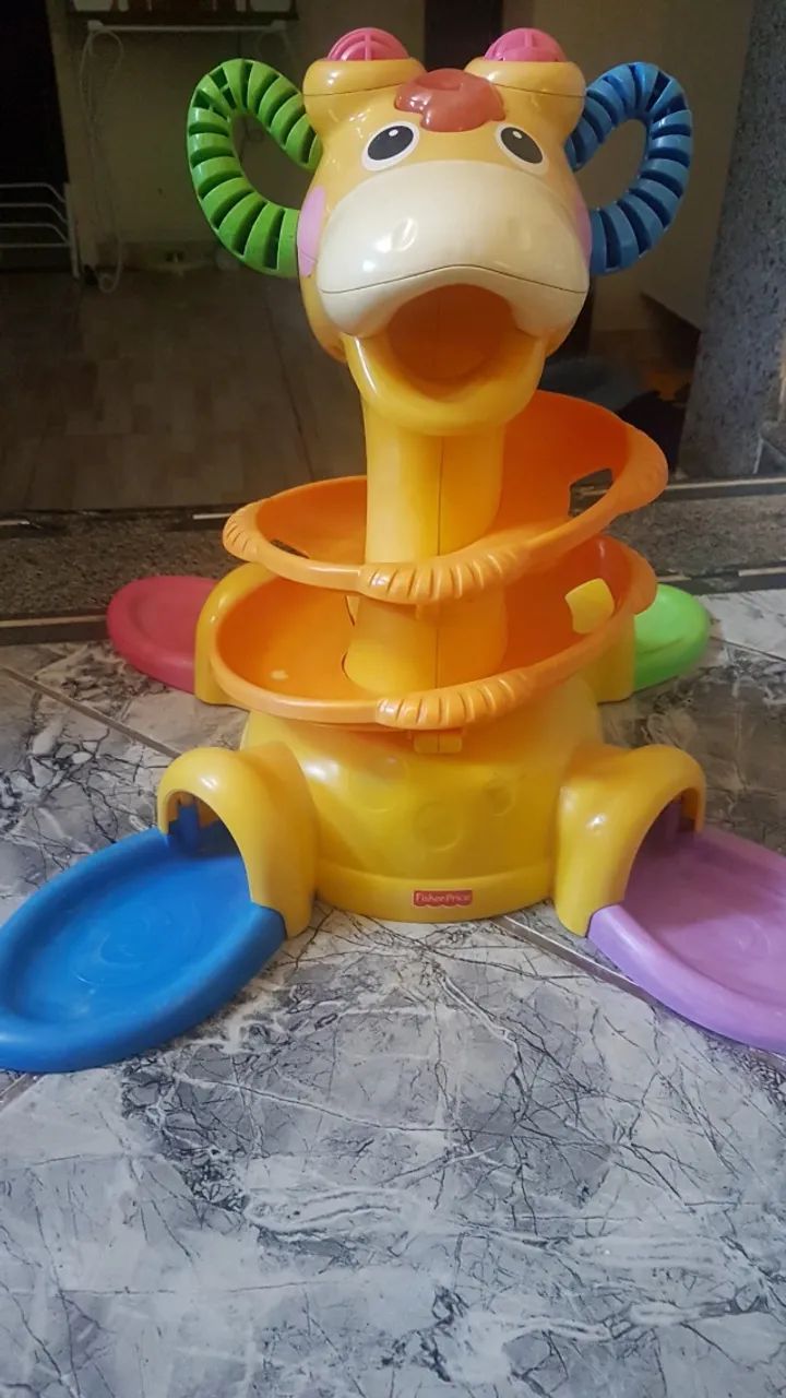 Girafa com bolinhas Fisher Price - Foto 3
