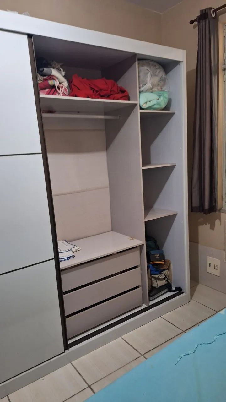 Excelente guarda-roupa e bem espaçoso - Foto 4