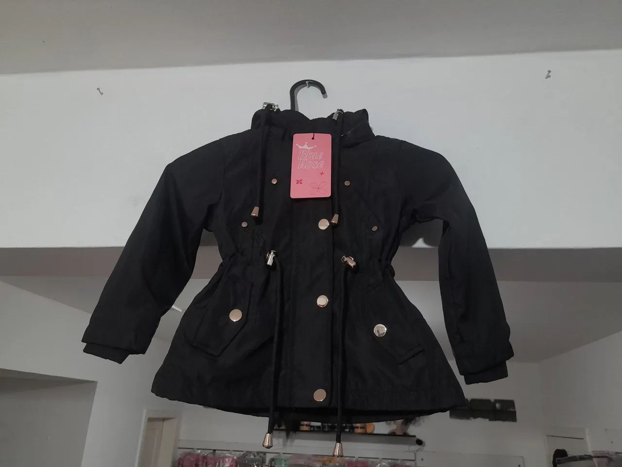 Casaco Infantil Feminino Forrado com Pelúcia e Capuz - Preto / Novo - Foto 2