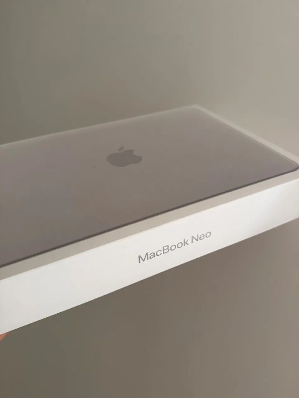 MacBook Neo Silver NOVO LACRADO