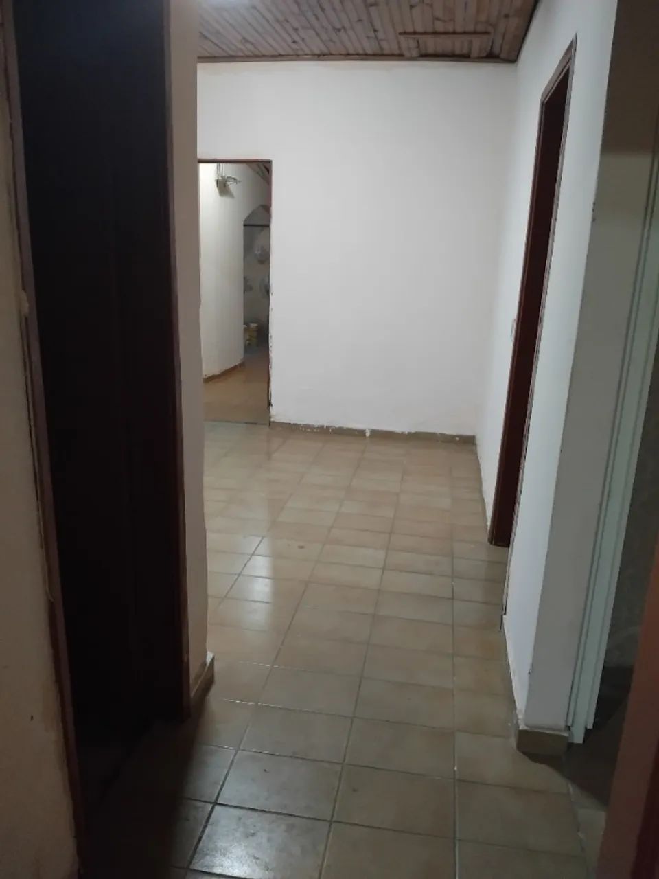 ALUGO QUARTO CASA TERREA