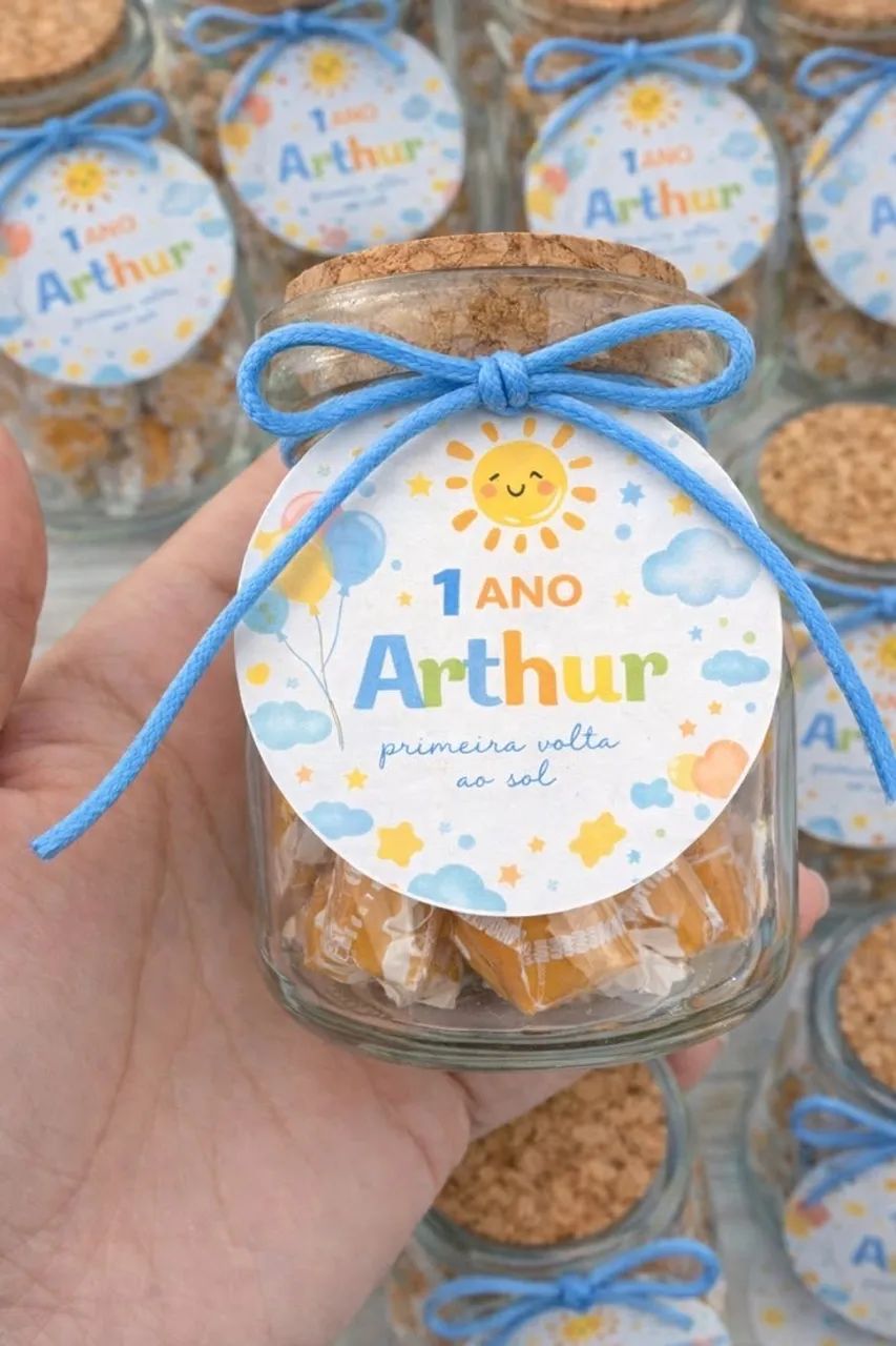 Lembrancinhas frasco de vidro com rolha e doces caramelos
