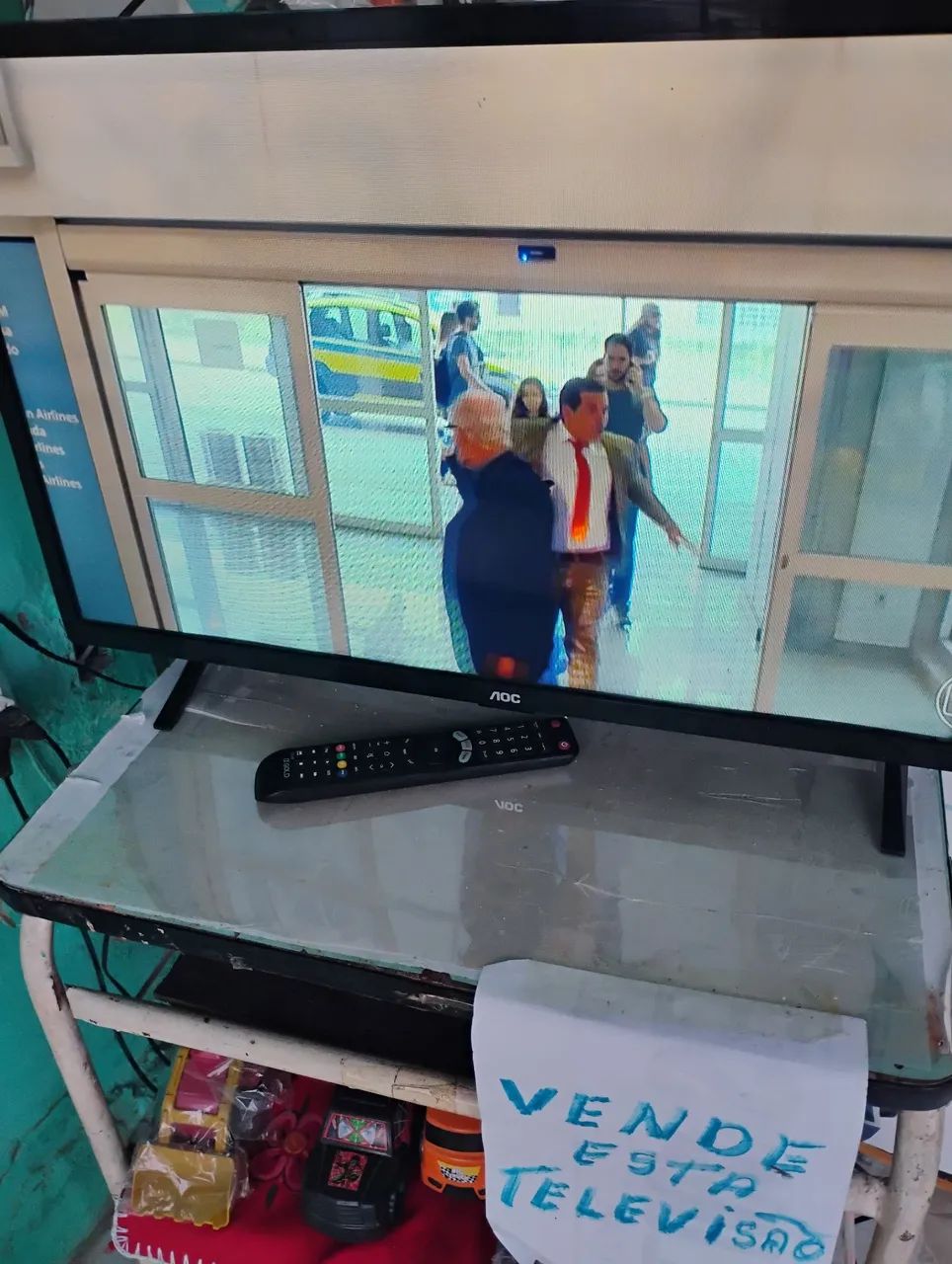 Televisão AOC 32 POLEGADAS COM CONTROLE FUNCIONANDO SEM DEFEITO  - Foto 3