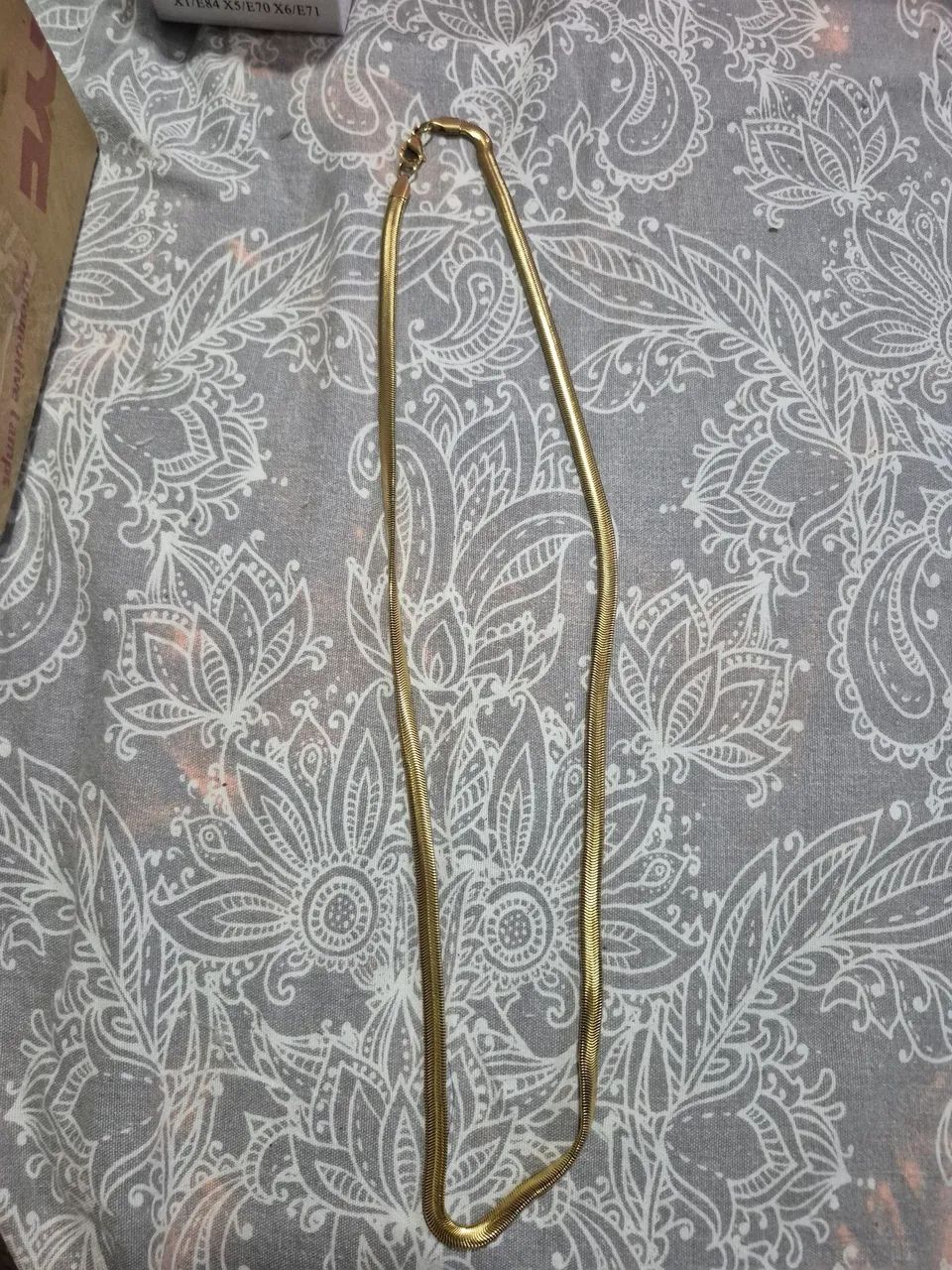 Corrente tipo serpente folhada 