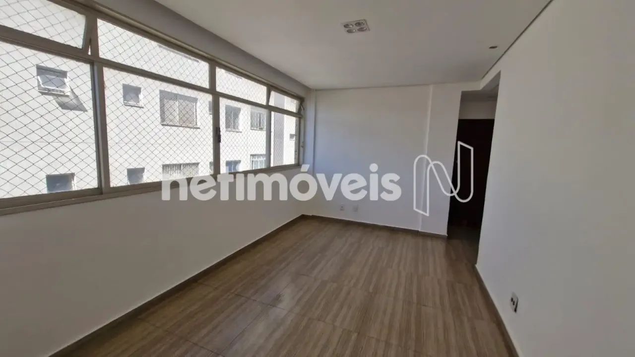 3 quartos próximo à praça Leonardo Gutierrez