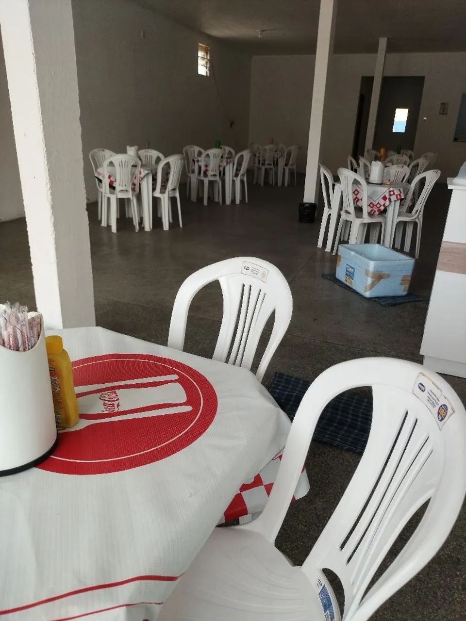Oito jogos de mesa mas tem de duas cadeiras