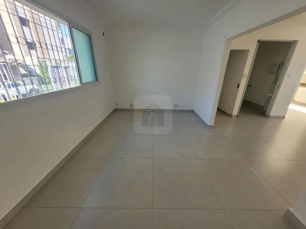 Casa comercial para locação no bairro Martins - Foto 4