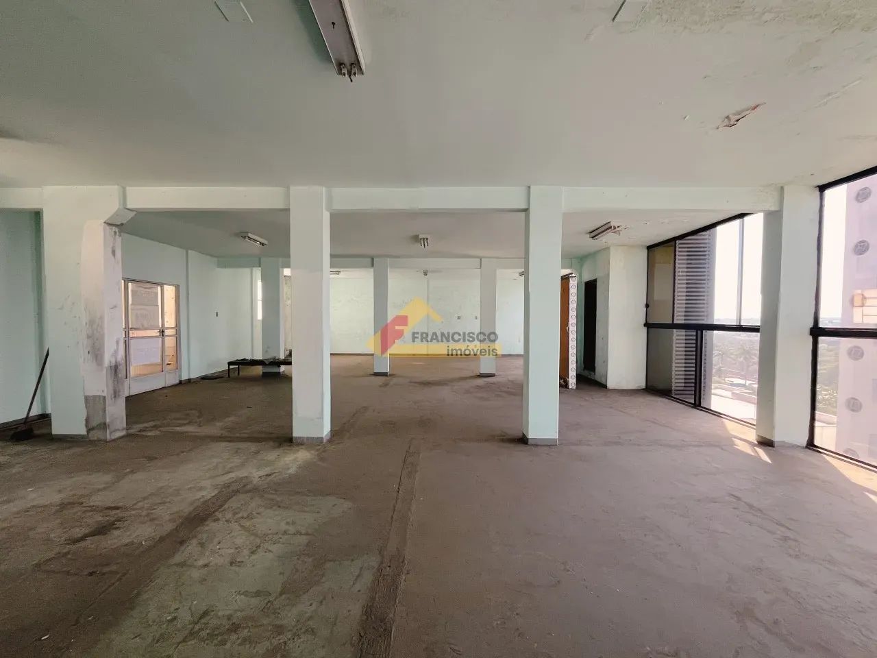 Sala comercial localizada no Centro - Foto 2