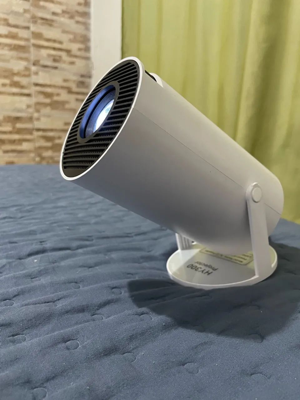 Mini Projetor Davely HY300 4K Android