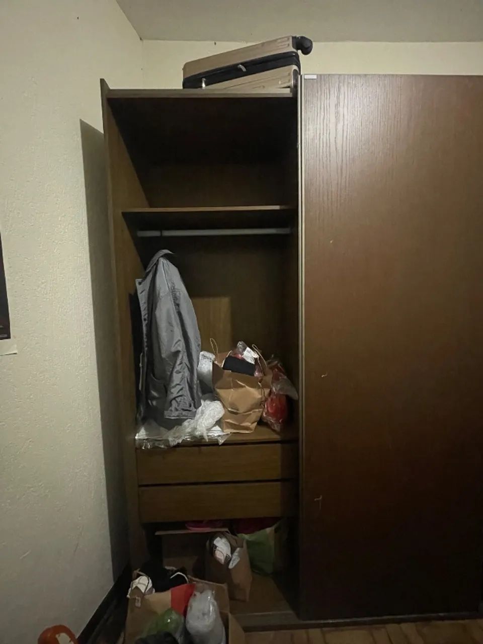 Guarda roupa de casal com espelho  - Foto 5