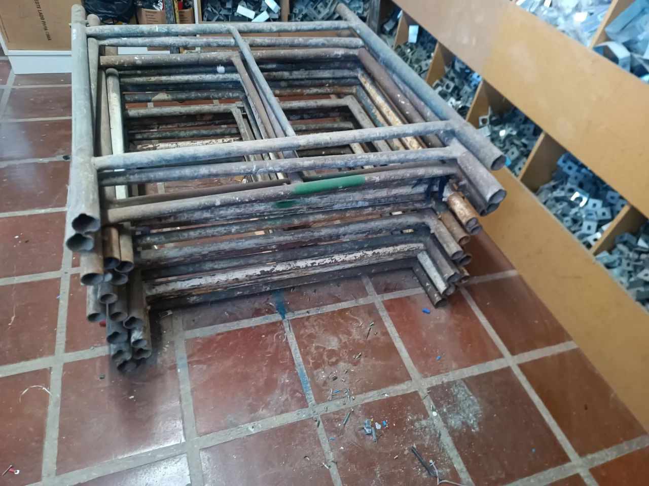 Kit de andaimes de 1mts com jogo de rodas. - Foto 3