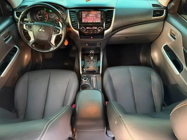 Mitsubishi L200 Triton Sport HPE 2.4 CD Diesel Aut. 2019 - Foto 3