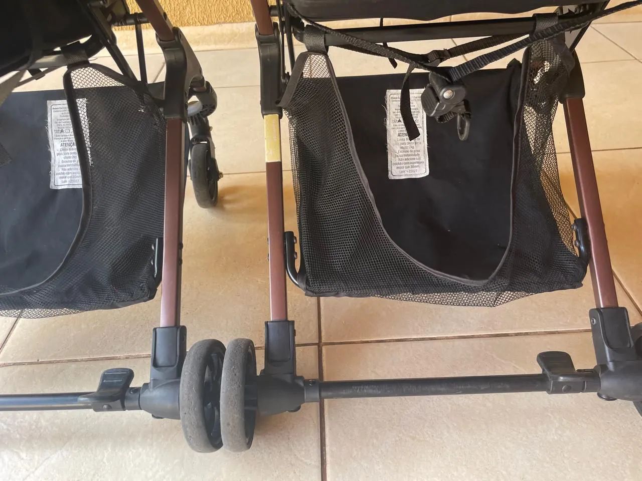 Carrinho para bebê gêmeos  - Foto 4