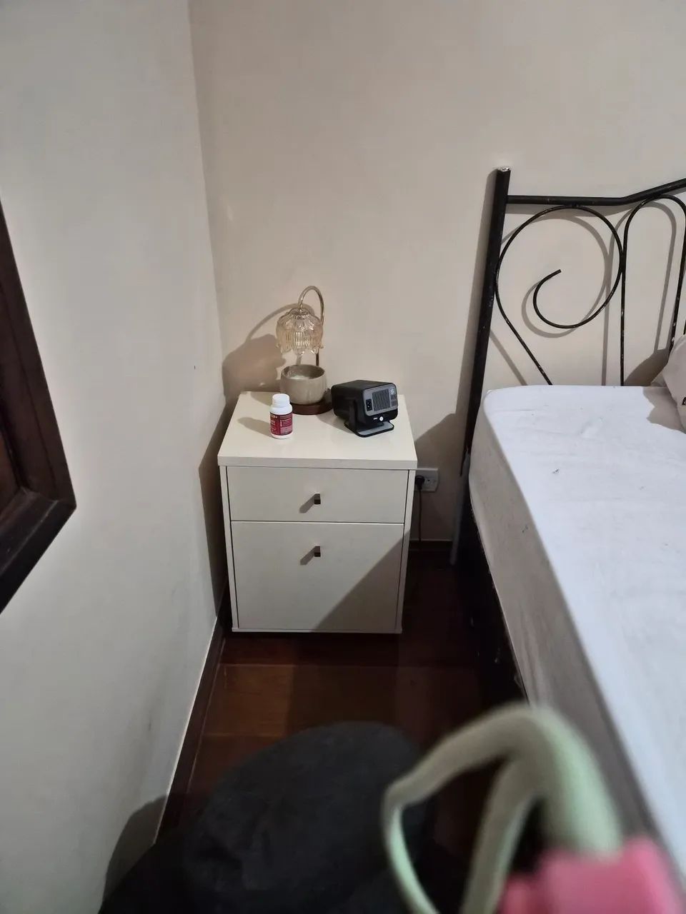 Armarinho de escritório/ aparador