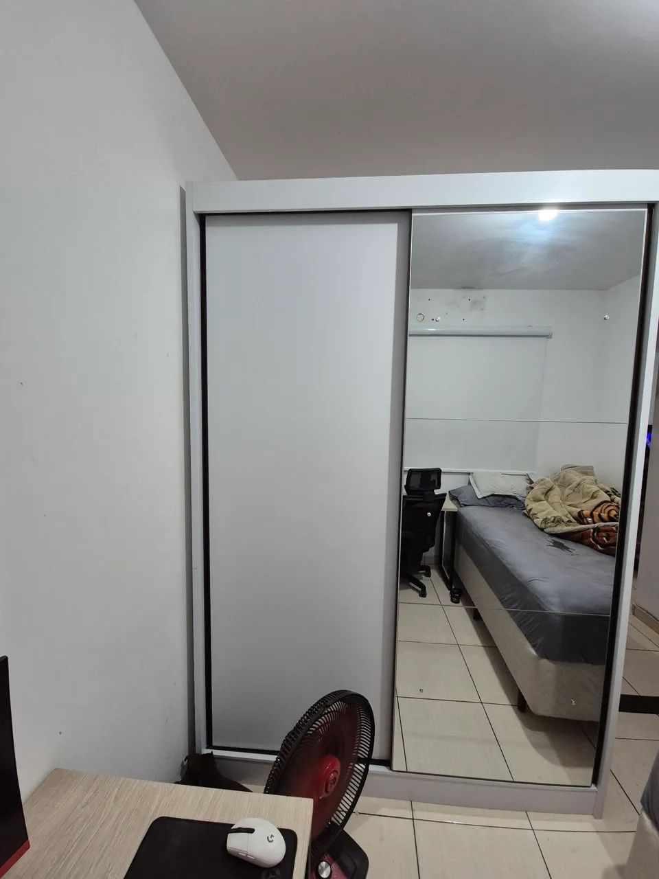 Guarda roupa branco 100% MDF com espelho