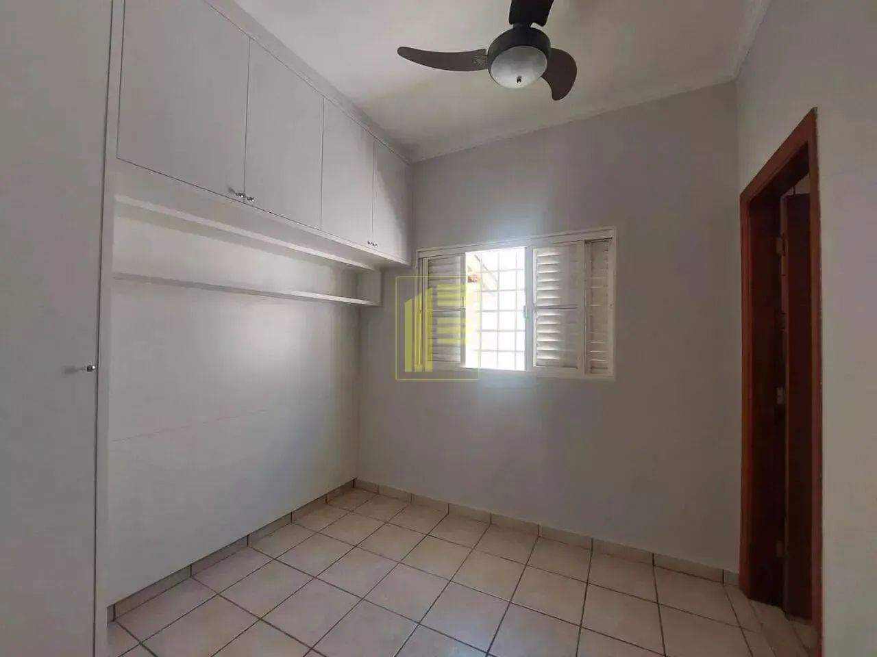 Casa térrea, reformada no bairro Aclimação, 03 suítes, 04 banheiros, piscina, quintal. Opo - Foto 8