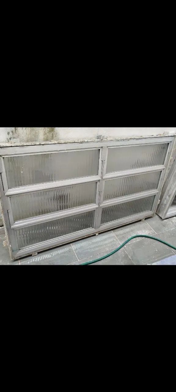 Vitrô basculante com alumínio grosso  - Foto 2