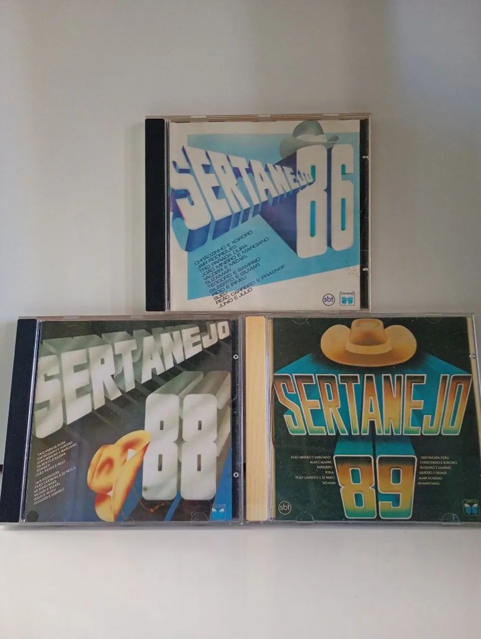 COLEÇÃO DE CDS SERTANEJO 86/88/89