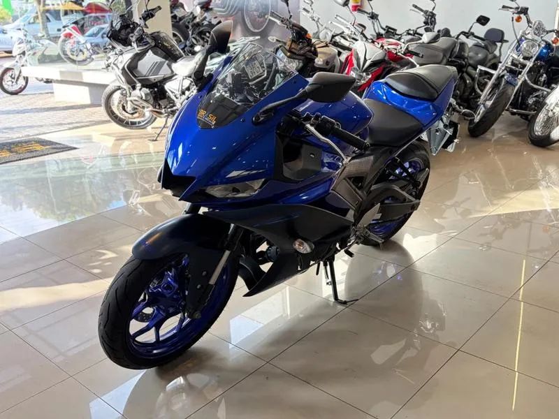 YAMAHA YZF R3 2023 - Foto 4