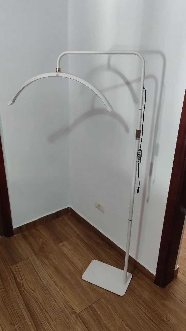 Vende se kit maca luxo, luminária meia lua e carrinho auxiliar. - Foto 2