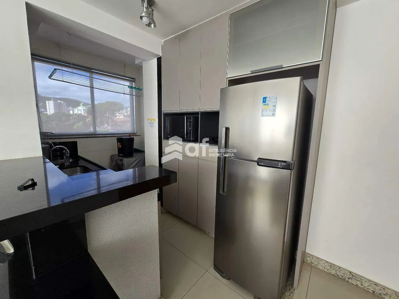 Apartamento mobiliado! 2 quartos, suíte, elevador - Foto 4