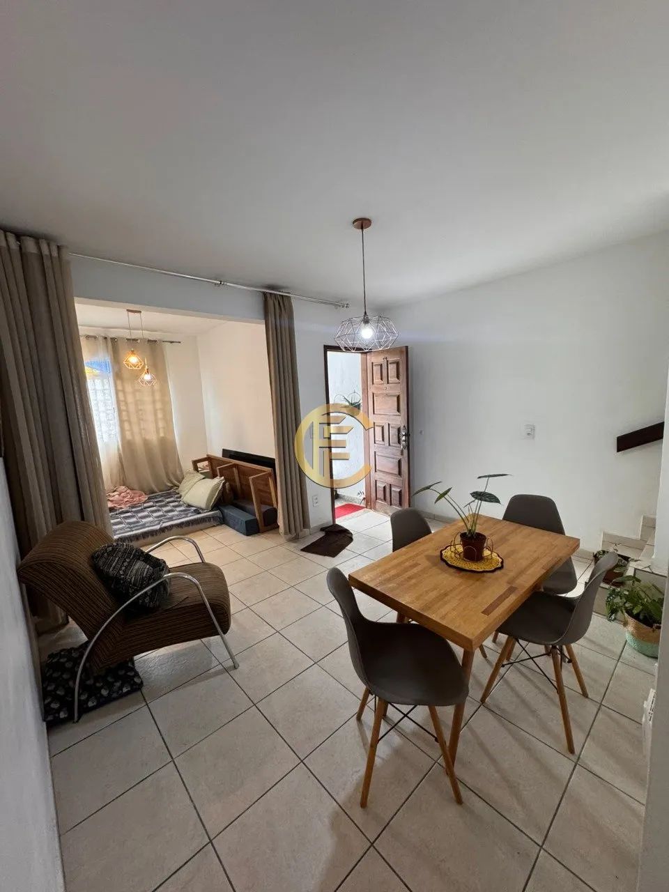 CASA EM CONDOMÍNIO, 3 QUARTOS UMA VAGA!