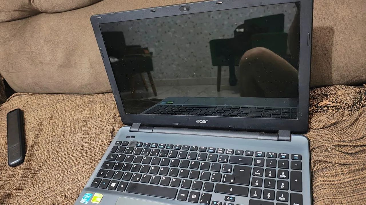 NOTEBOOK ASPIRE E5 | 8Gb ram | Intel i5 5th | Placa de Vídeo Nvidia | Olha descrição