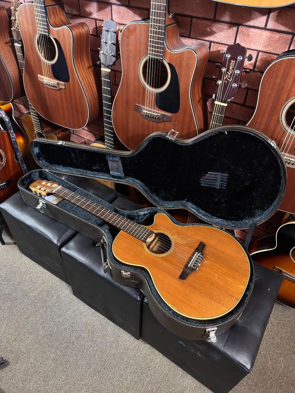 Violão Takamine Japonês Nylon NPT110 tampo cedro sólido pré Accuracoustic ANALISO TROCAS