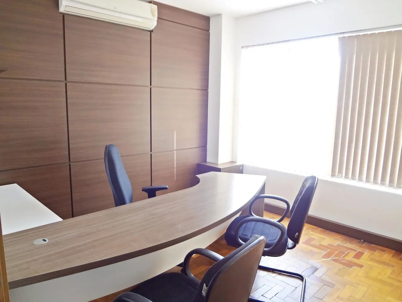 Sala Comercial Mobiliada 80m²  Centro, Prédio 24h com Rooftop - Foto 5