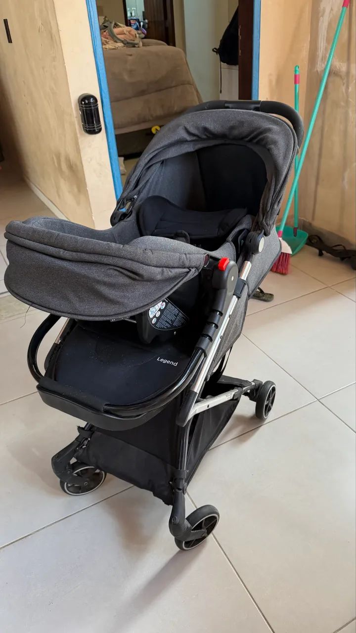 Carrinho de bebê com bebê conforto  - Foto 4