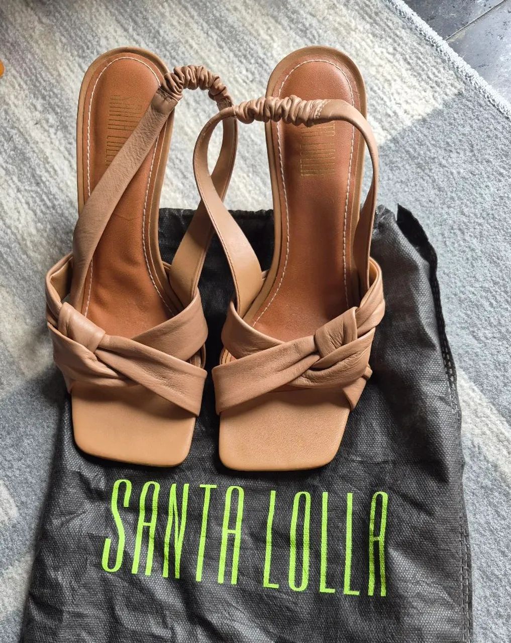  Vendo Sandália  Santa Lolla - Foto 2