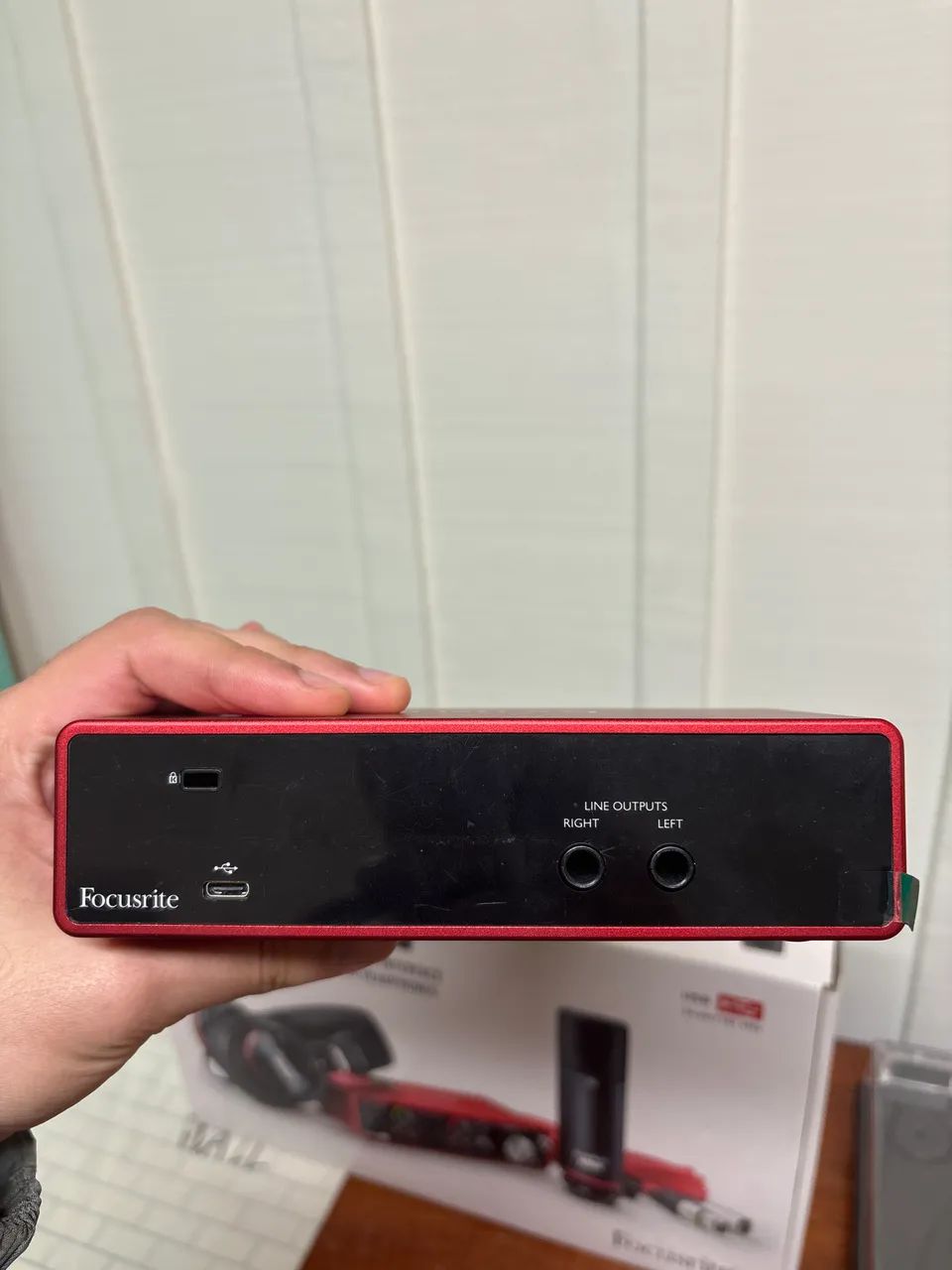 Interface de áudio Focusrite - Scarlett 2i2 Studio451967516022548482