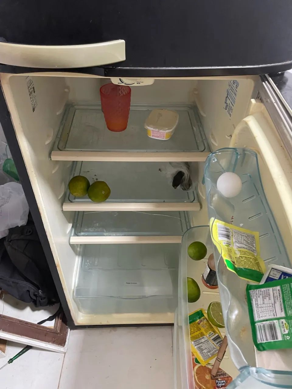 Geladeira Eletrolux envelopada preta  - Foto 3