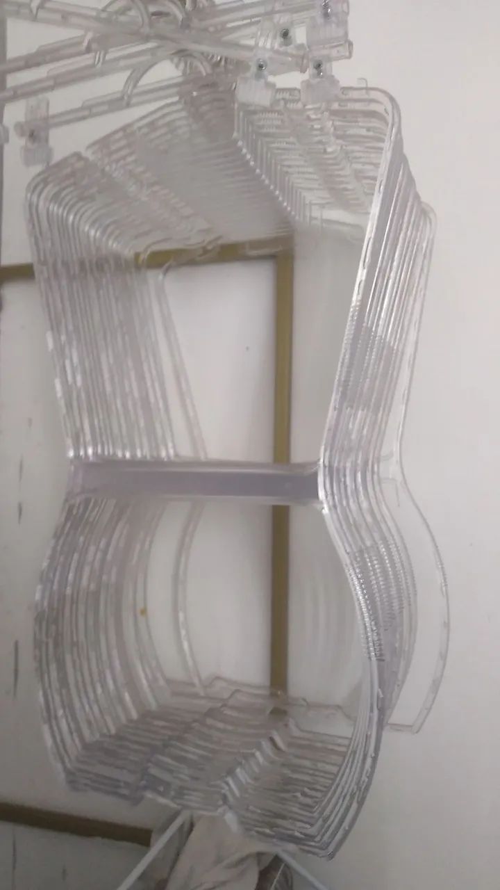 Vende-se cabides em ótima qualidade  - Foto 2