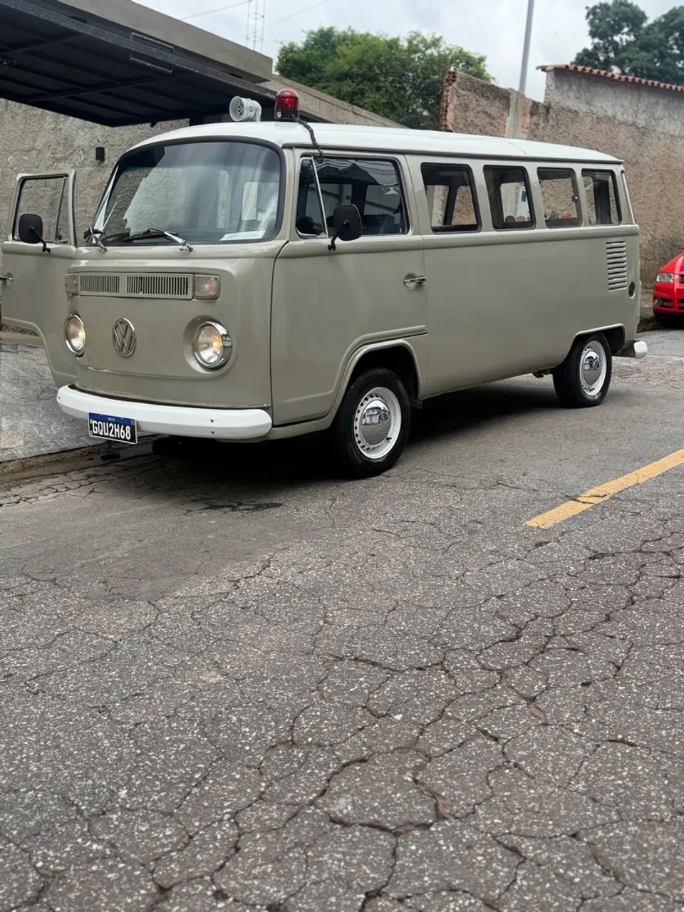 Volkswagen Kombi Standard/ Luxo/ Serie Prata 1986