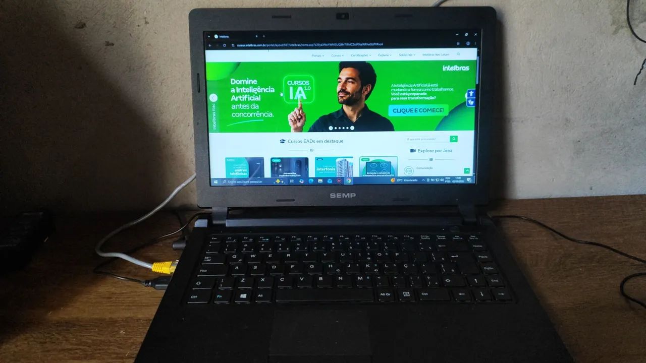 Notebook Semptoshiba - Foto 2