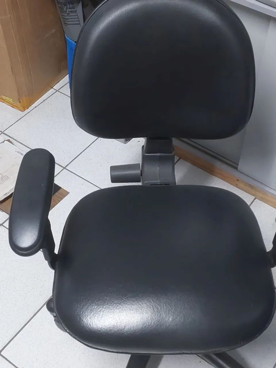 Cadeira escritório/recepção  - Foto 2