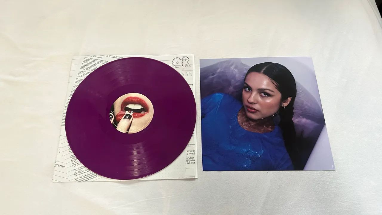 Vinil GUTS - Olivia Rodrigo (Target) - Foto 4
