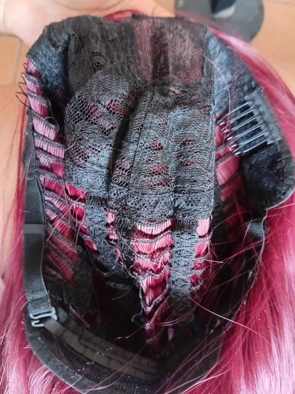 Peruca Wig Sintética Marsala Nunca Usada  - Foto 4