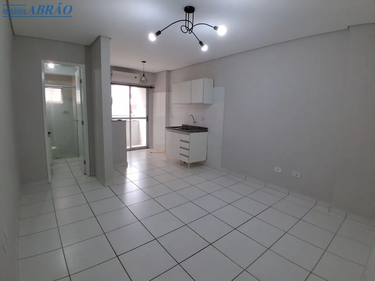 Apartamento tipo Kitnet/Studio para alugar em Zona 08, Maringá-PR - Foto 5