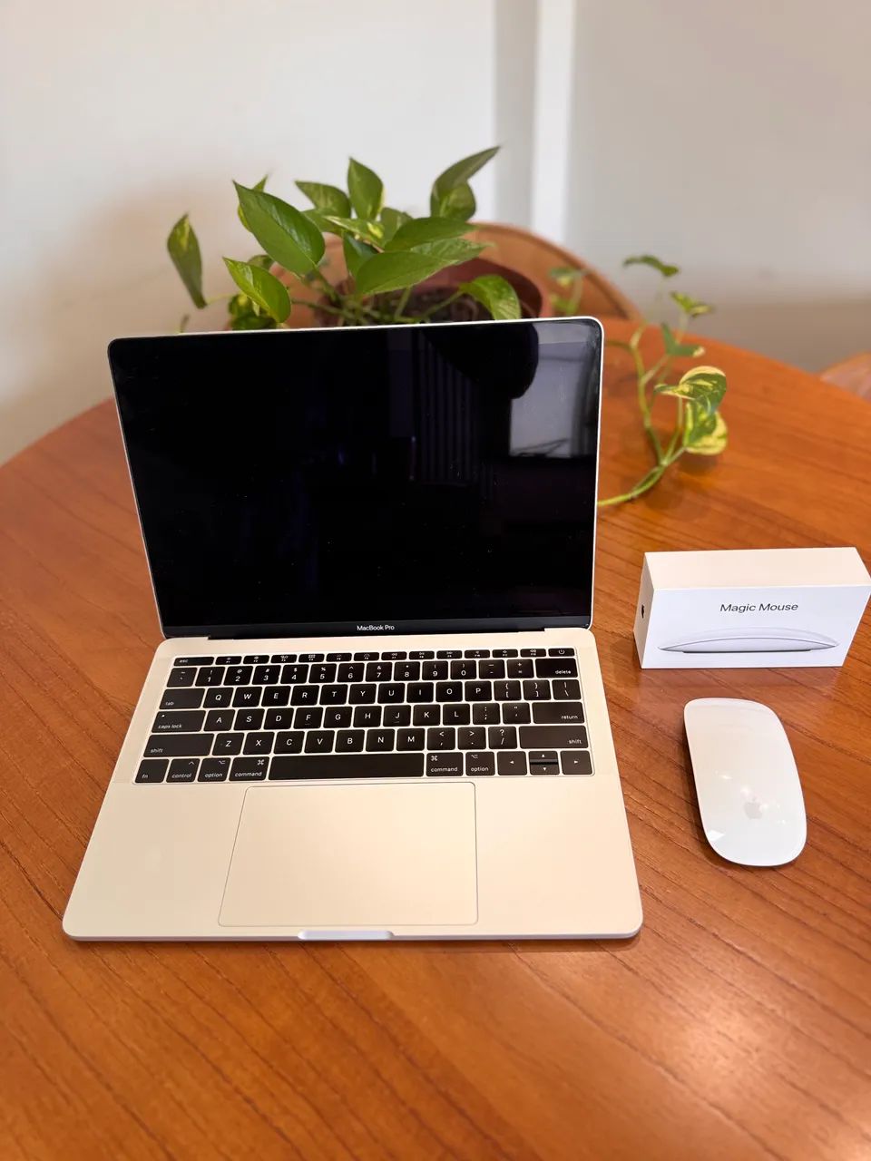 MacBook Pro 13インチ　2017 A1708 Retina MACBOOK PRO 13 2017 A1708 RETINA | BARATO PRA SAIR - Notebooks