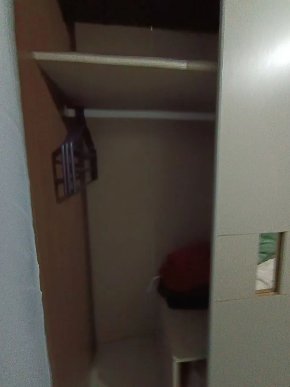 Guarda-roupa casal com espelho  - Foto 4
