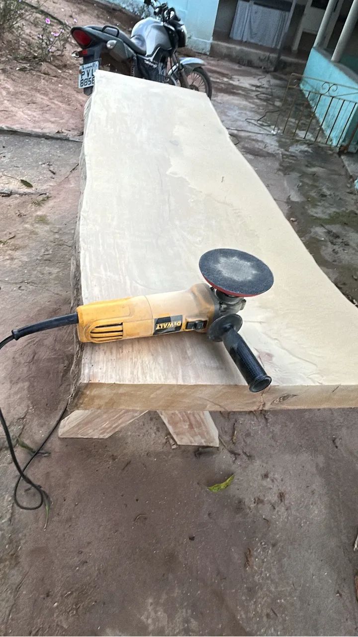 Vendo mesa de sucupira 