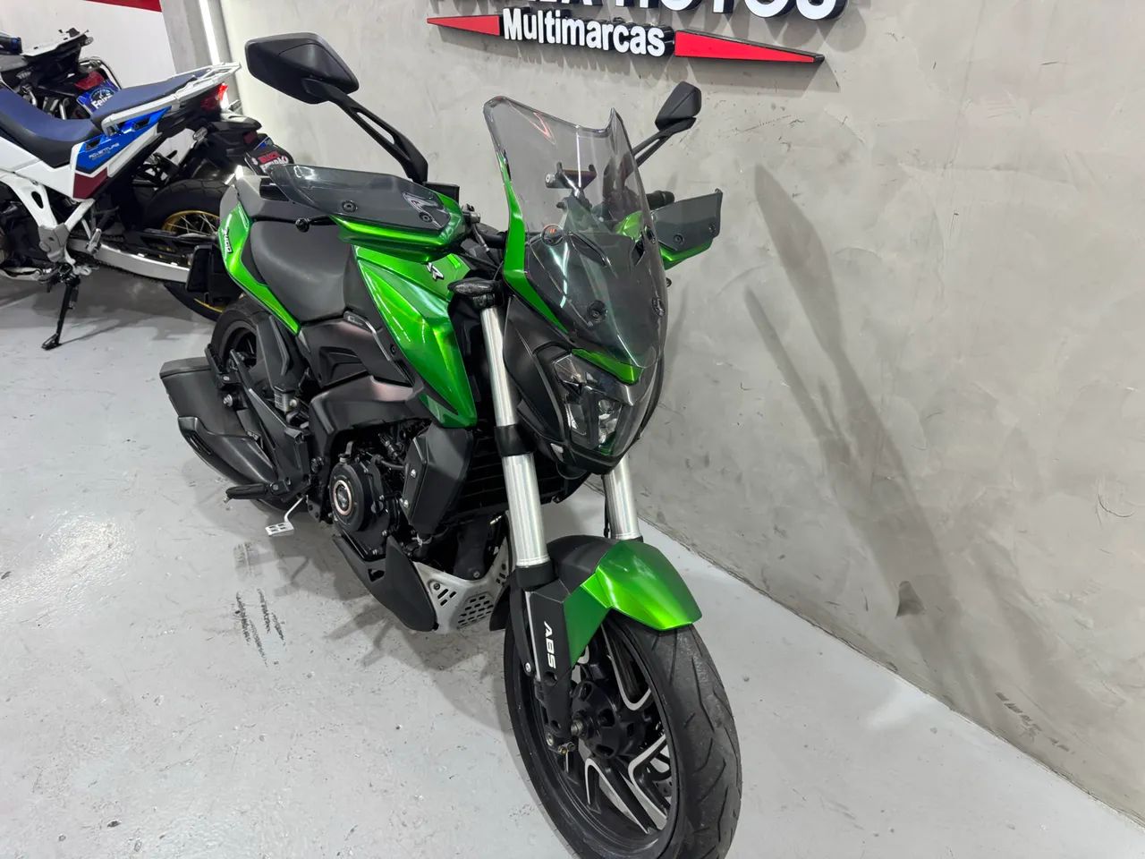 Bajaj Dominar 400 2024 - Foto 3