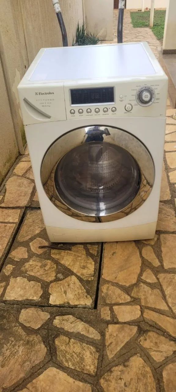 Lava e seca Eletrolux 