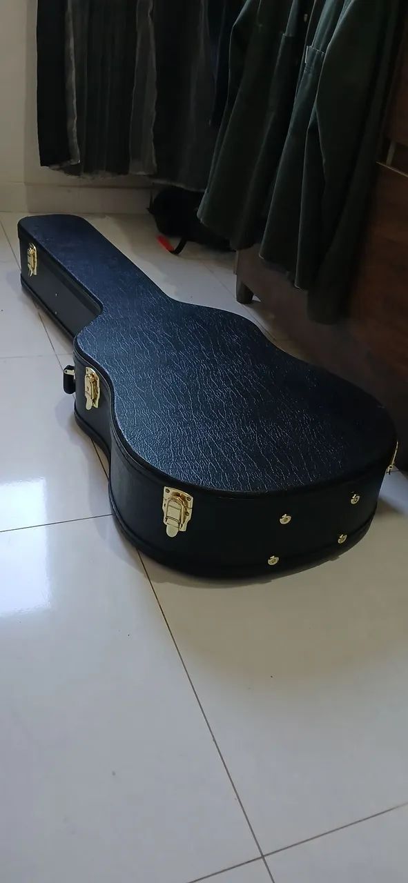 Case Rígida para Violão Preto com Dourado