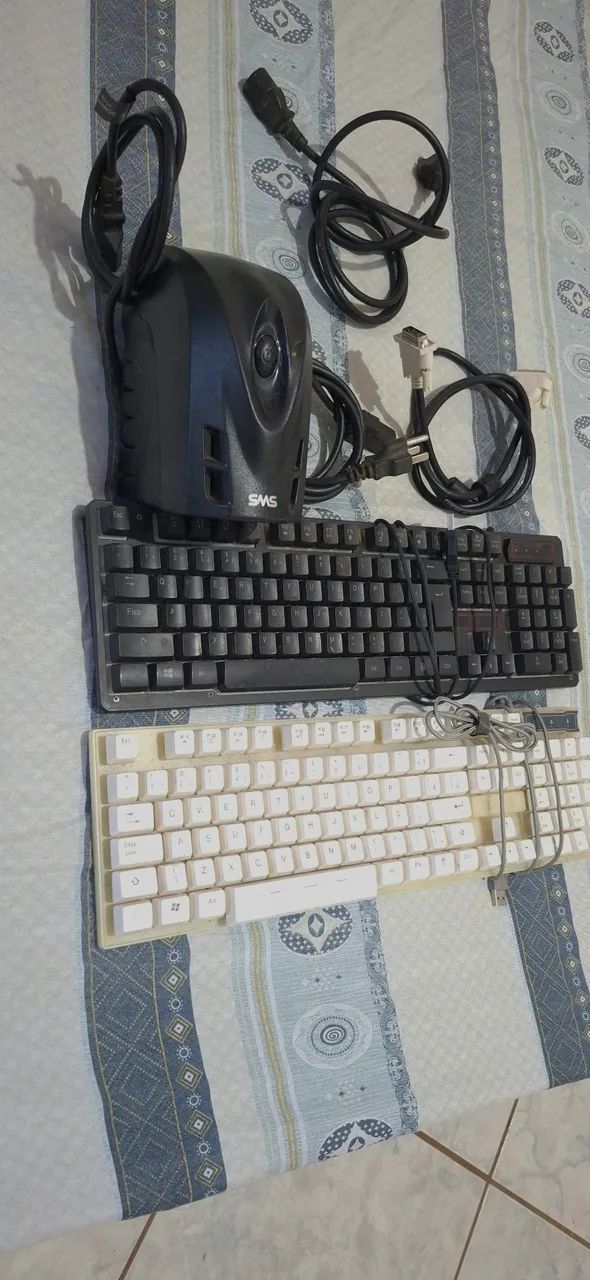 Cabos e teclados de computador - Foto 2