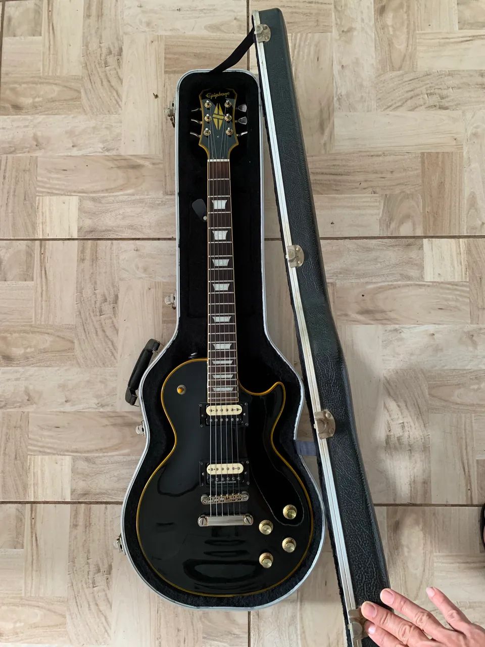 Guitarra Epiphone Les Paul Custom Classic  - Foto 4