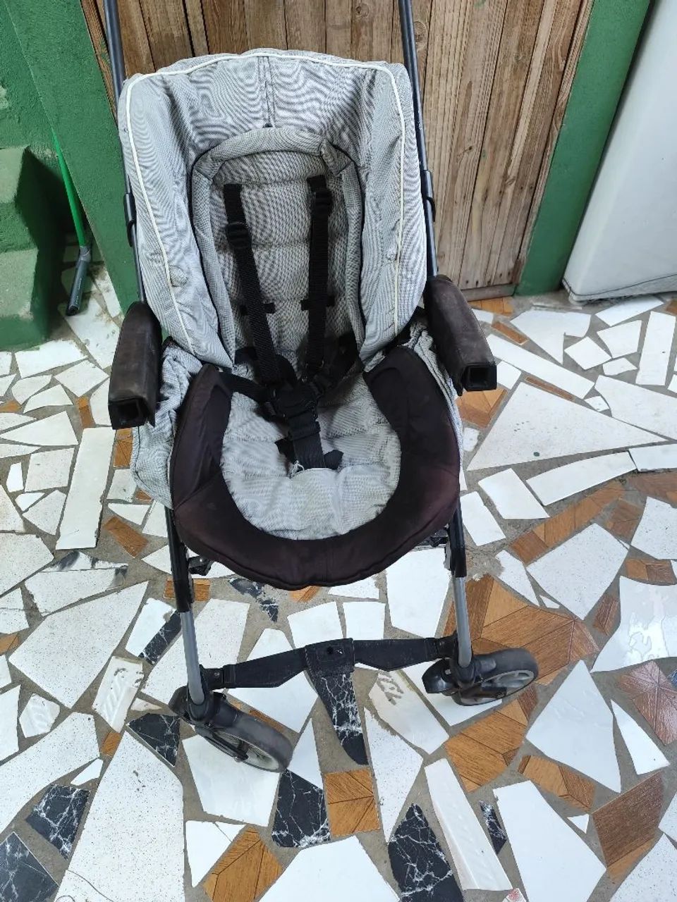Vendo um carrinho de bebê com o Moisés  - Foto 4